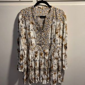 NWT Very cute long sleeved tunic blouse xxl